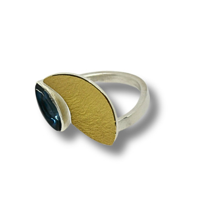 Ring mit blauem Topas