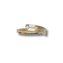 Ring mit Brillant
